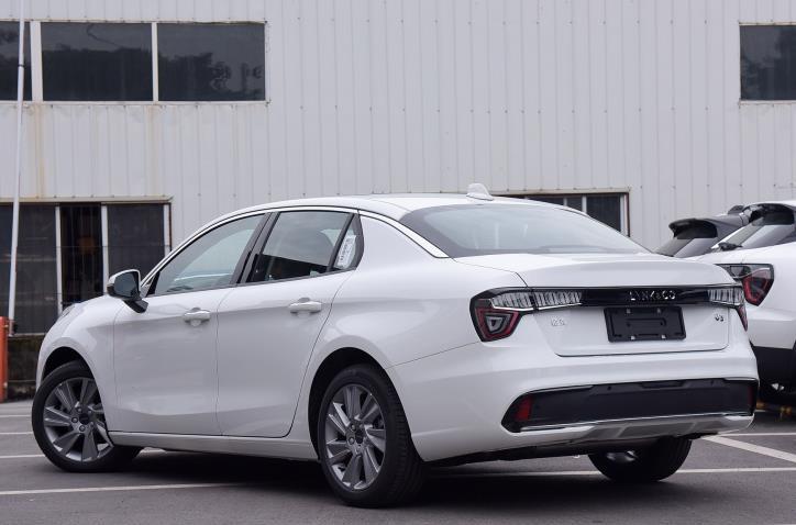 领克03@全款14万提了辆领克03,用车30天,车主说了实在话