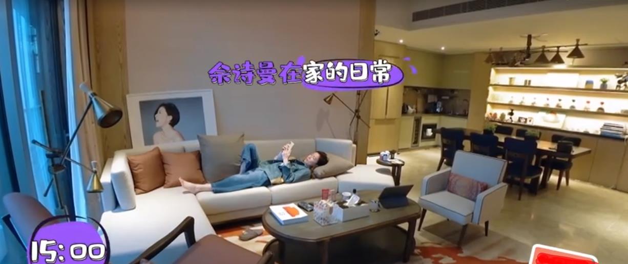 佘诗曼▲佘诗曼上真人秀卸妆，素颜皮肤状态好，主持人欣然又开始指指点点