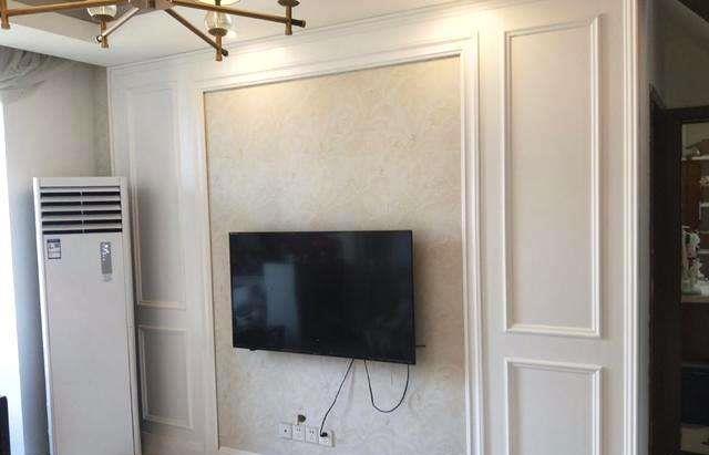 |越来越多人家里不做电视背景墙，他们这样做更省钱实用，太聪明了