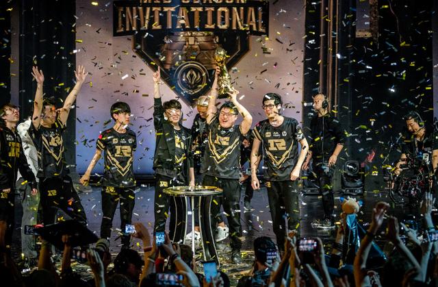 Uzi|UZI确定复出，内部爆料LPL战队开价上亿元，只为乌兹回归