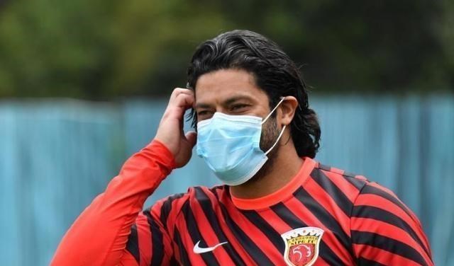 「贝尼特斯」并非特权！贝尼特斯回到中国，背后原因曝光，王健林真牛