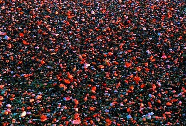 玛瑙|遍地宝石却被当地人误认为是石头？一枚宝石卖了1.3亿，就在中国