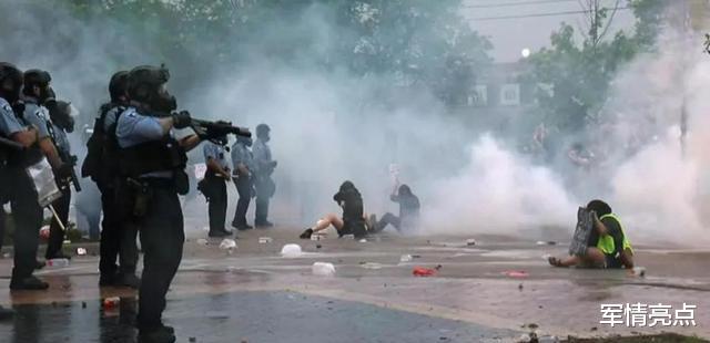 中东|中东街头混乱场景在美上演，美多个城市爆发乱战，美强盗本质暴露