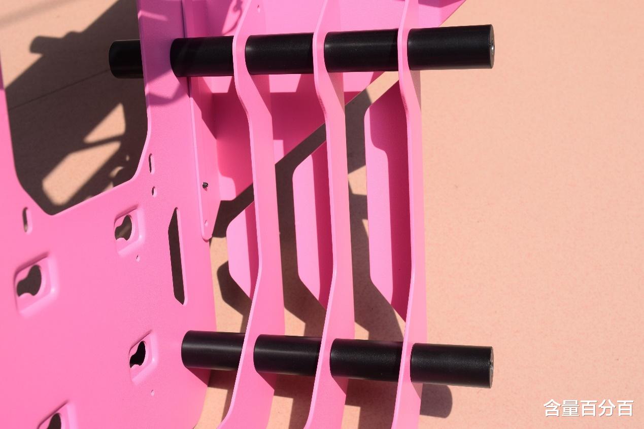 iPhone 8|钢铁直男粉，个人首款异型机箱骨伽小开拓者S装机点评