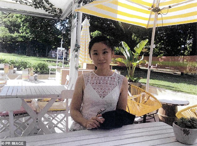 英国英鸟|中国女孩在澳洲被残杀，凶手只判13年，女孩父母法庭上崩溃大哭