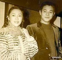 李连杰|李连杰抛弃大肚子原配, 转身娶利智, 你以为移情别恋, 背后藏着秘密
