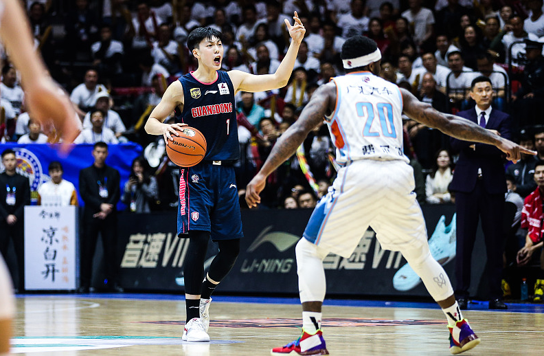 『广东男篮』继赵睿之后，广东宏远男篮再出顶薪，这个人就是近日进步飞快的他