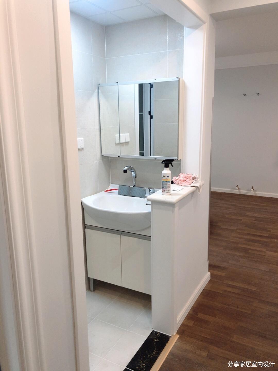 @她家新房终于做完保洁，全屋装修太简单了，吊顶都不做，很羡慕！