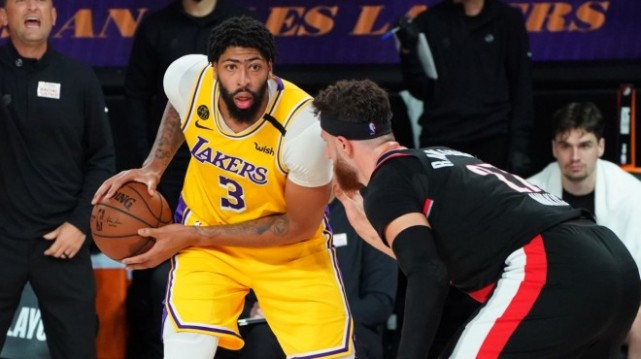 马伊琍|湖人季后赛首轮数据出炉！27+10+10，詹皇场均三双仍是助攻王