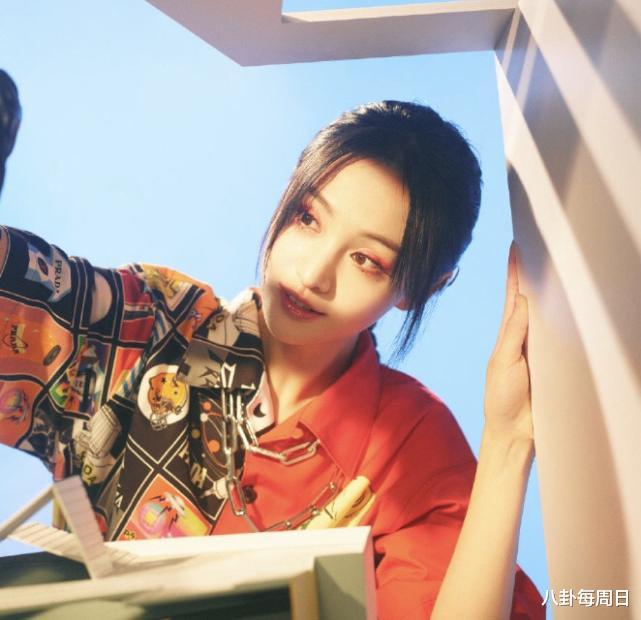 刘海|郑爽换团队后开始开挂,放弃“半永久”刘海后,新发型美到不敢认