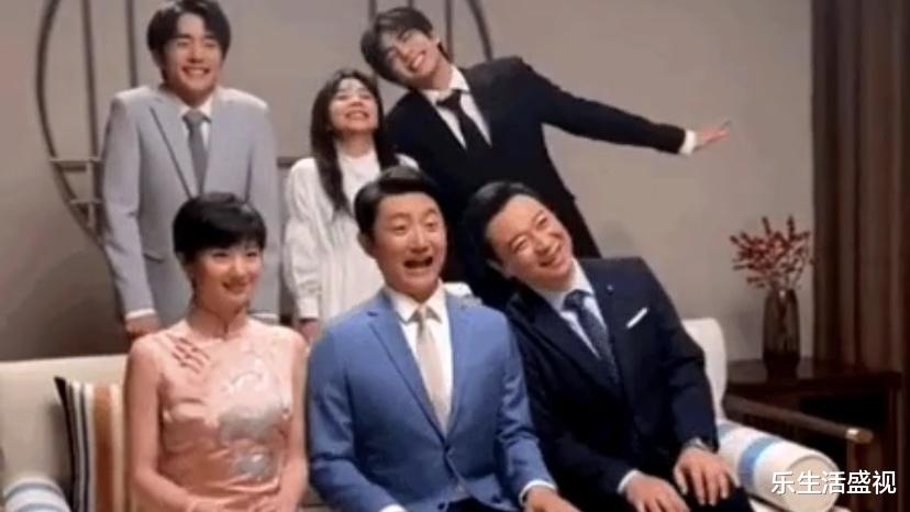 以家人之名|《以家人之名》贺子秋妈妈嫁给李爸了,小哥尖?尖终于在一个户口本了