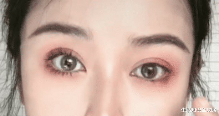 运动|薇娅卸妆暴露真实颜值，素颜还不如普通人？摘掉假睫毛后颜值“平平”