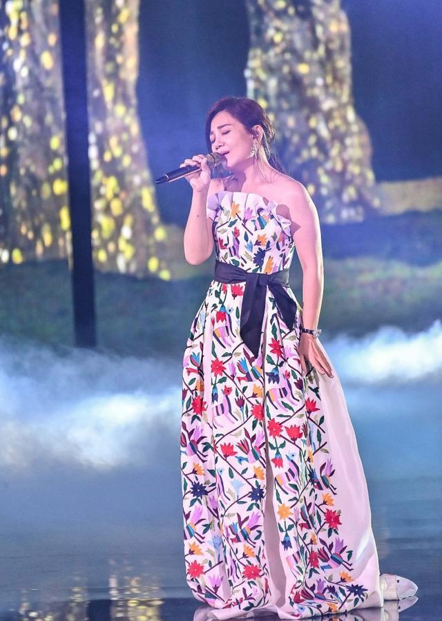 梁静茹|6度抢金曲歌后又陪榜，梁静茹叹“始终无法圆我一个梦”