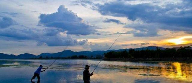 @钓鱼不打窝，钓得也不多，大师级垂钓做窝秘诀双手奉上