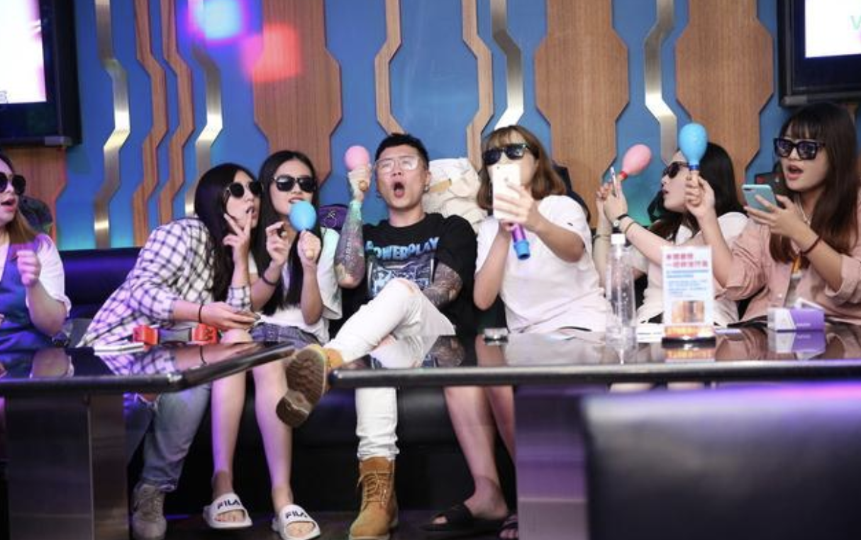ktv@为什么要把卫生间设置在KTV包厢里？跳槽女员工道出其中深意