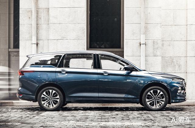 奔驰G级|MPV界又一新贵，长远超4米8比奥德赛大气，一身精品异响接近0