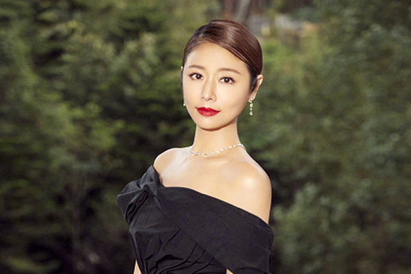 [林心如]林心如宁“花巨资”也想买断的照片，网友：让霍建华看到就完了