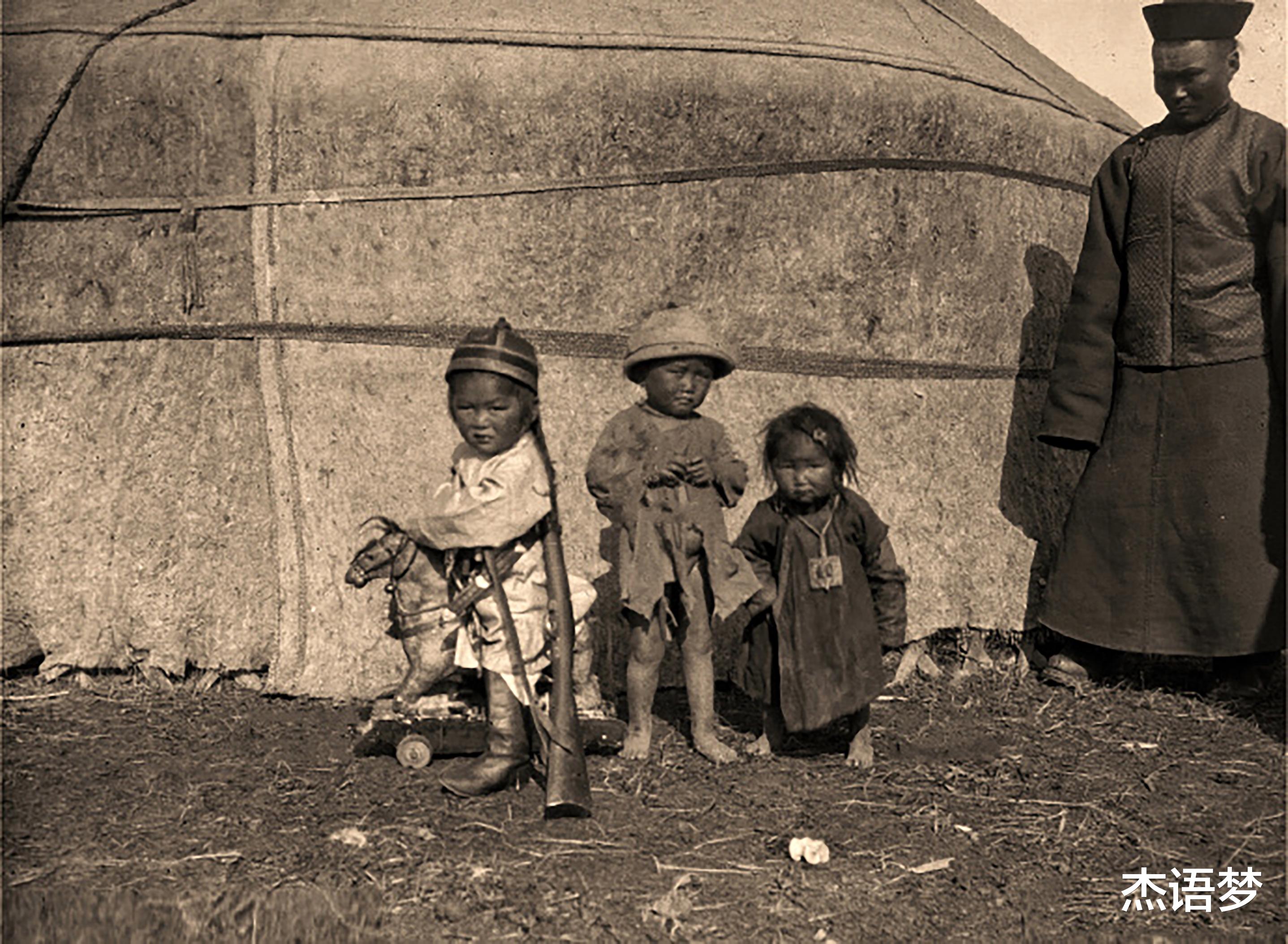 慈禧太后|清宫戏都是骗人的，这才是真实的晚清老照片，图9是慈禧太后的贴身侍卫