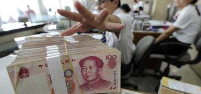 利息|银行存10万，一次性存还是分开存？内行：选错方法，利息或少一半