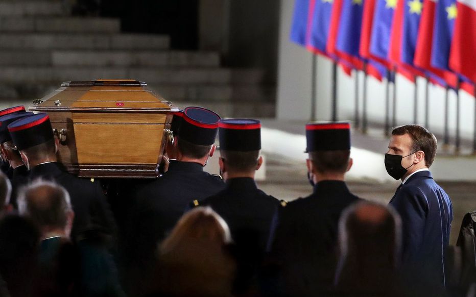 法國為遇害教師舉行國葬 現場響起一首英文搖滾歌曲-圖2