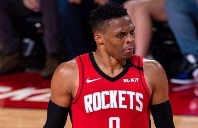 火箭队|“趁火打劫”挖角23+11猛将！火箭可组三巨头，4换1值得考虑！