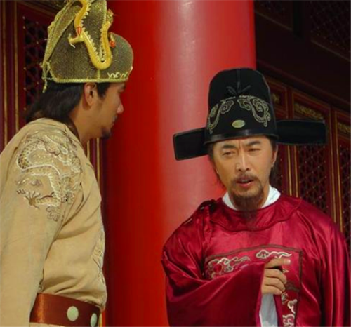 刘伯温|刘伯温斩尽天下龙脉，为何到了长白山扭头就走，刘伯温：保命要紧