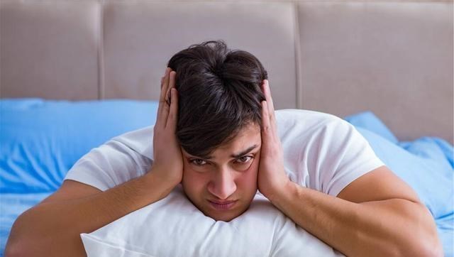 睡眠|四种“耗阳”行为，劝男性尽早改正，或能护住阳气，别太放纵自己