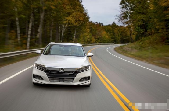 丰田凯美瑞|丰田凯美瑞2.5和本田雅阁1.5T哪个更值得入手，为什么？