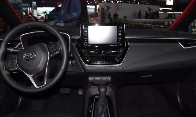 『丰田卡罗拉』越来越惊艳!新款卡罗拉细节曝光,标配8气囊,高颜值又要火了