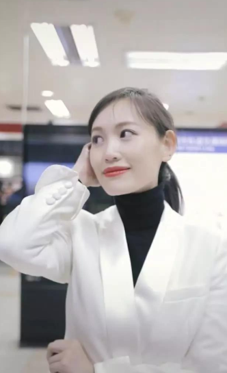 马蓉|马蓉又有新动态！“消失”107天后晒清纯美照，粉丝都没认出来
