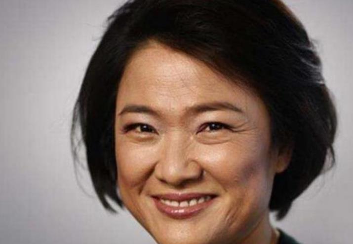 「美国」她曾给美国捐6亿, 对国内一分不捐, 今报应来了!