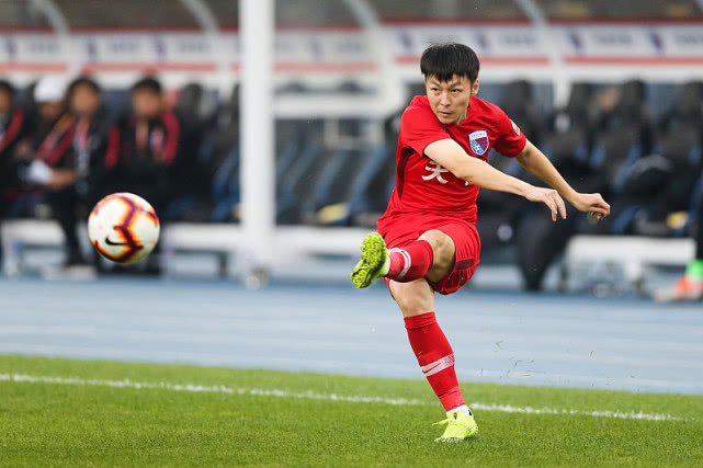 糜昊伦@领先于汉超？糜昊伦重投恒大恩师，还是接过深圳队的“橄榄枝”