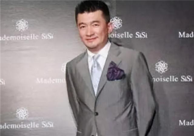 臆说古史|百亿富豪的跌落：负债15亿妻子跑路，59岁为还债摆摊，终累亡街头