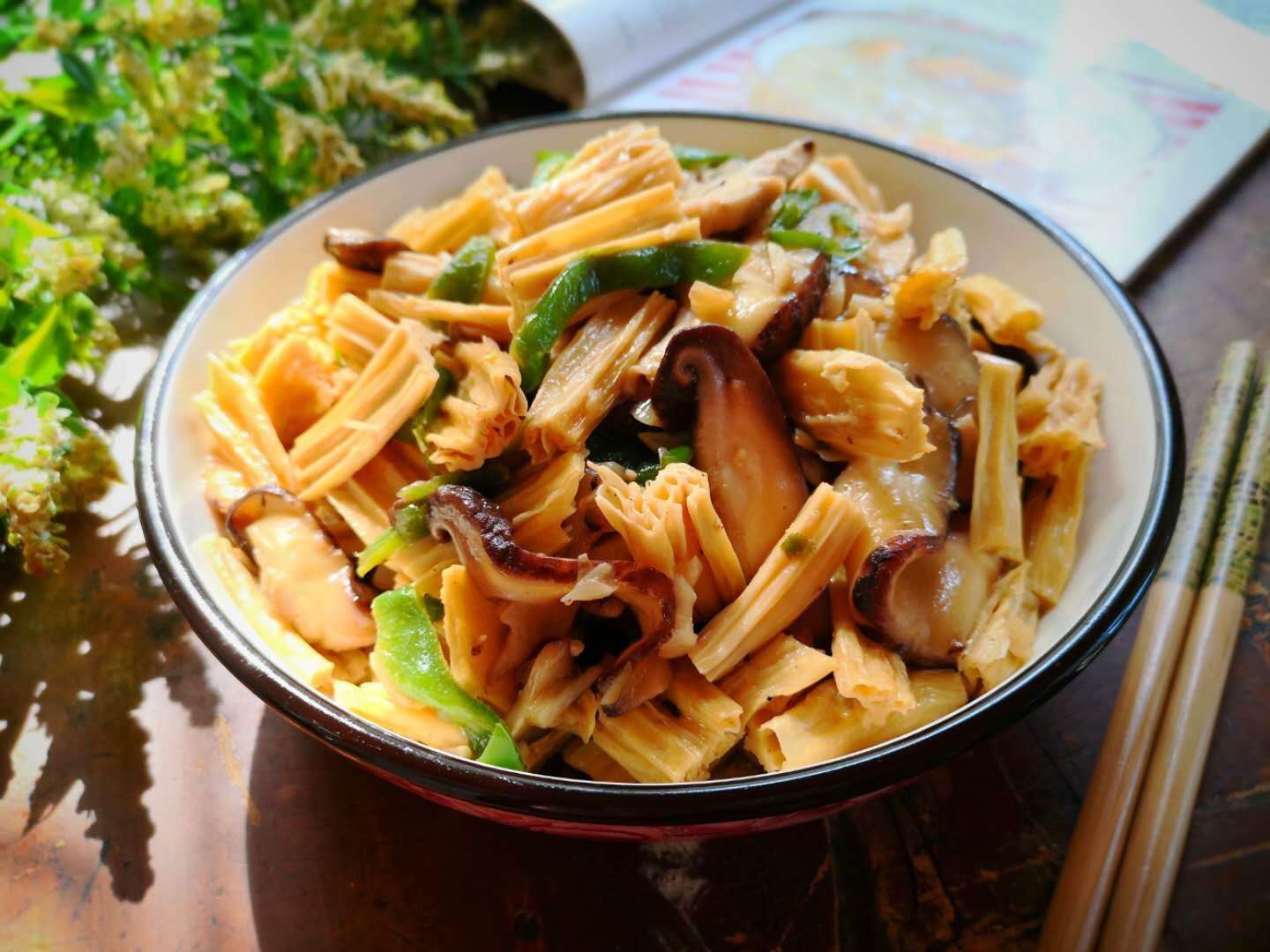 「香菇」孩子春天离不开的一道菜，补钙补铁又美味，我家三天两头做一盘！