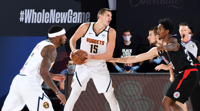 义务教育|1-1平！掘金110-101快船，约基奇26+18，乔治22+8，小卡13分