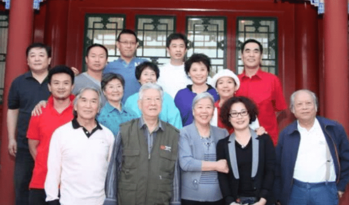 中央戏剧学院|40年前，中戏表演班招了17名平平无奇的新生，后来的他们都红遍了全中国