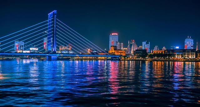 『iphone12』在网上可以看到很便宜的手机卡套餐，去营业厅办却没有，为什么？