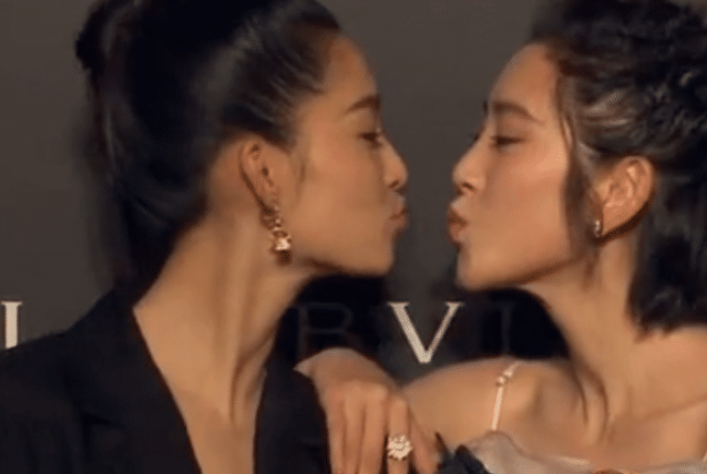 「唐艺昕」李沁唐艺昕同台，关掉十级美颜滤镜，这简直是我见过杀伤力最强的对比