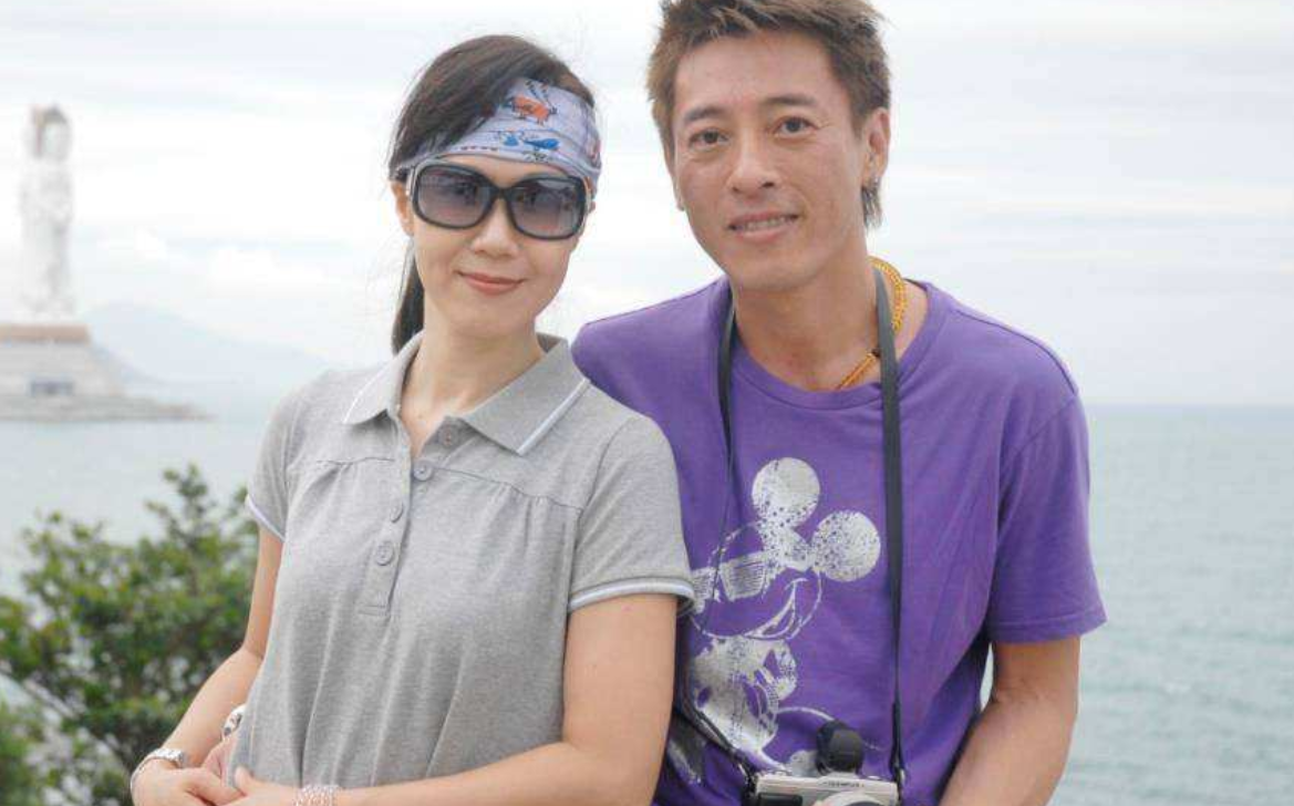 吕颂贤：夫妻俩为了不变老，坚持25年不吃肉不生子，今57岁老婆像20岁少女