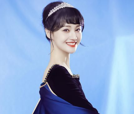 『郑爽』郑爽称上学自己是校花，看到16岁照片信了你的邪，网友都无语了