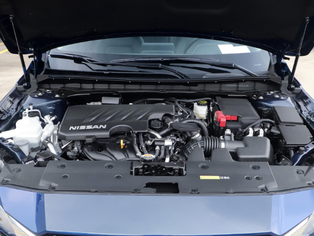 本田雅阁|日系被冷落的“舒适王”，配1米8大沙发，零百6.6S，卖不过凯美瑞