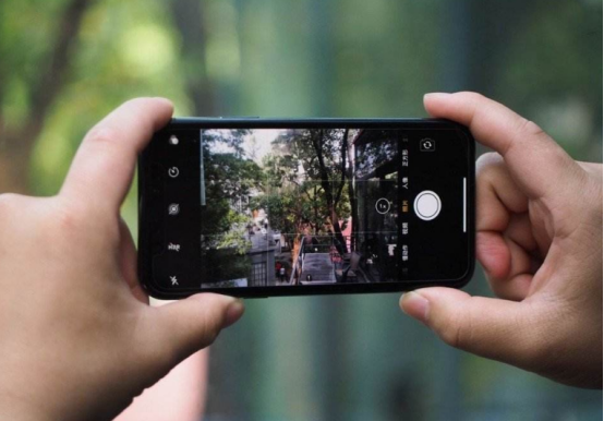 『hdr』手机相机有个“HDR”，其实很多人都不会用，网友：大片即视感！