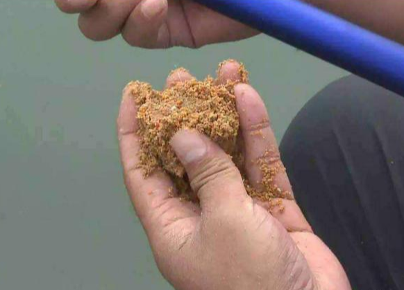 饵料|黑坑钓鱼攻略之钓位、鱼饵的选择——盛世三渔