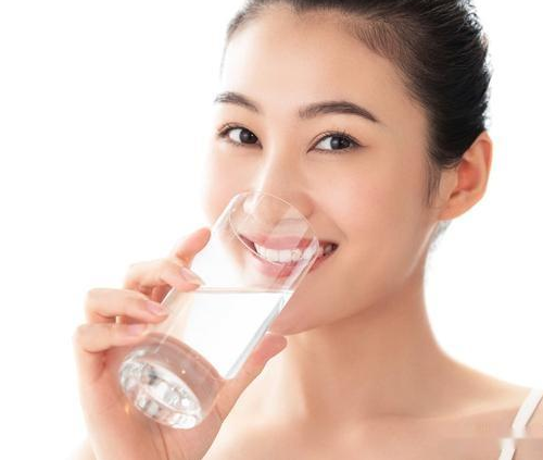 「新陈代谢」36岁男子从不喝酒,尿酸760,肾脏衰竭,医生直言:1种早餐是祸根