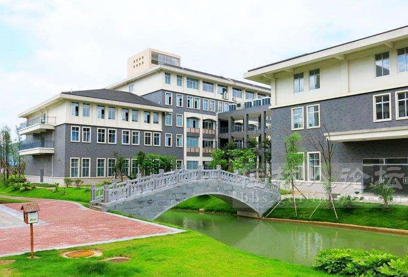 高校■这6所二本医学院校,录取分数线低,但学生很好就业!