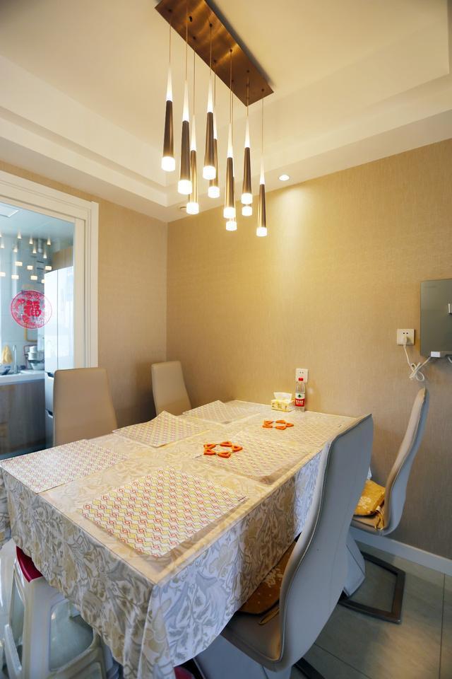 「」晒晒刚入住的新房，阳台是“大亮点”，餐边柜收纳真漂亮