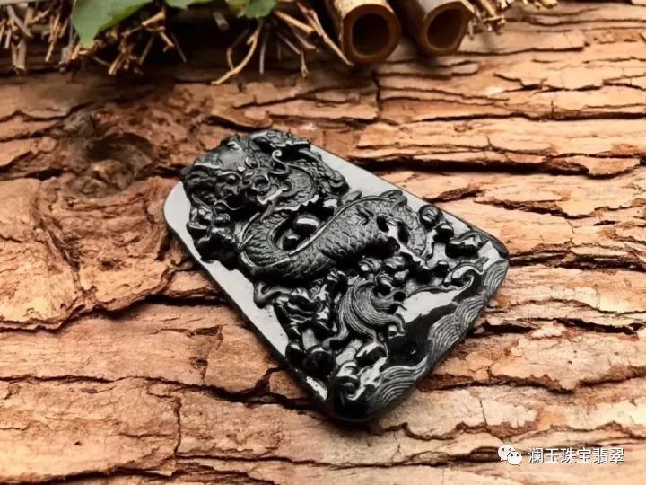 【凤眼菩提】翡翠颜色各有象征意义，你是否了解？