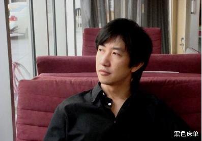 鄢颇|鄢颇当年为李小冉挡数十刀,为何在2014年残忍分手,转身另娶别人