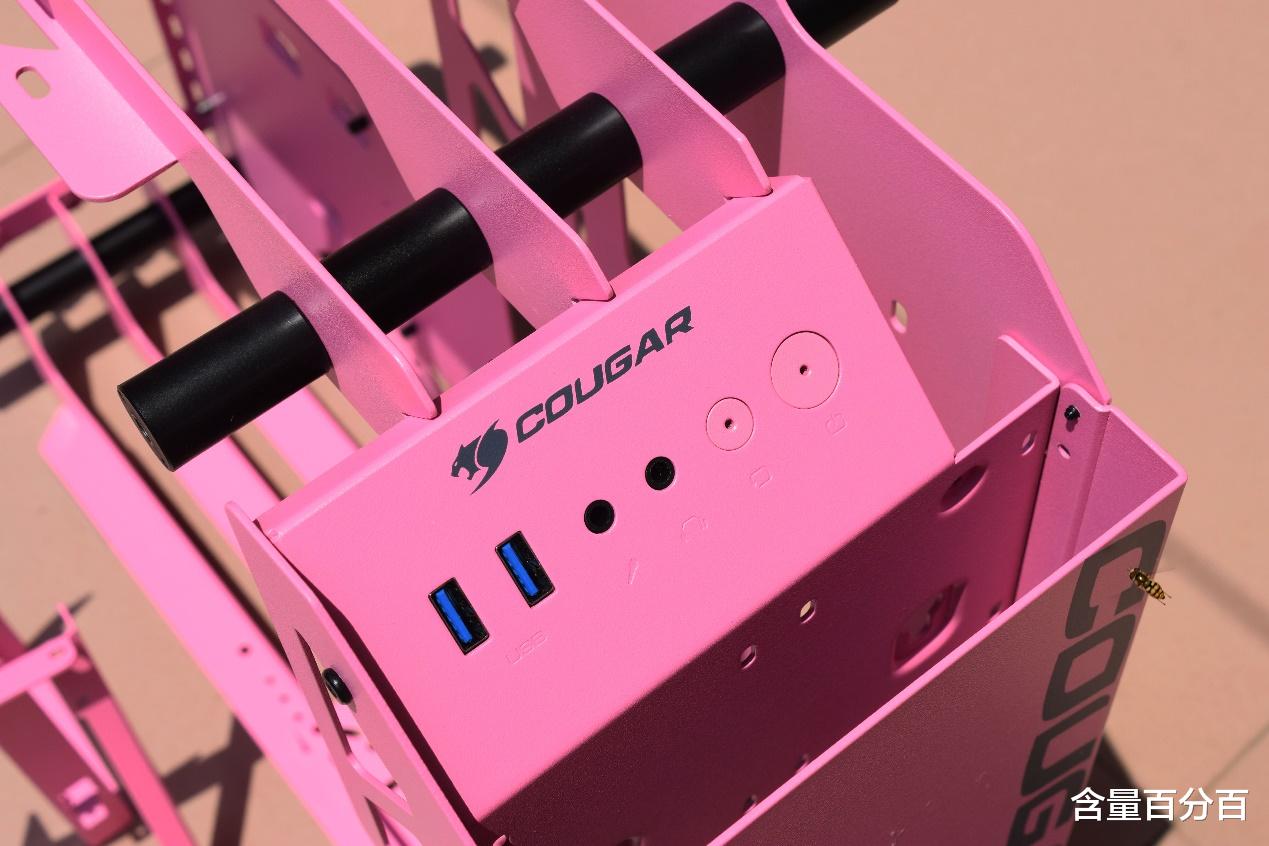 iPhone 8|钢铁直男粉，个人首款异型机箱骨伽小开拓者S装机点评