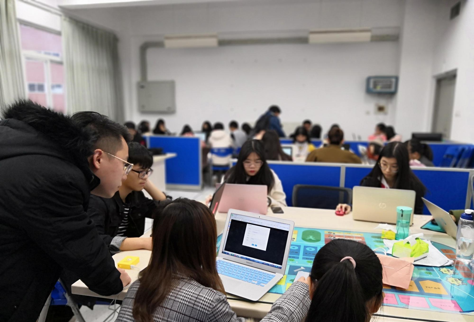 ##我国目前“严重的饱和”的3大专业,毕业就等同失业,学弟学妹们要留意了!